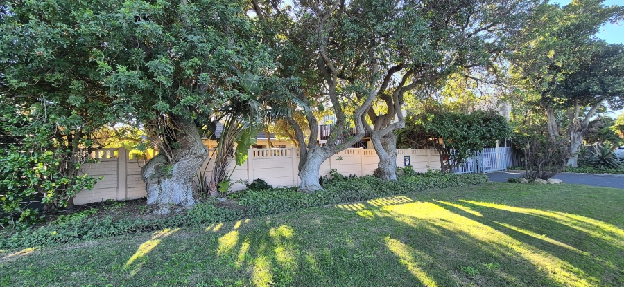 4 Bedroom Property for Sale in Table View Western Cape